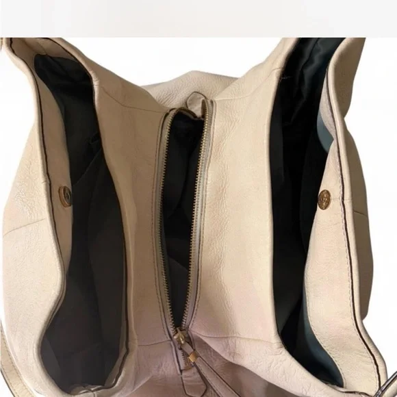 Coach Soft Cream Leather Shoulder Bag - Picture 5 of 8